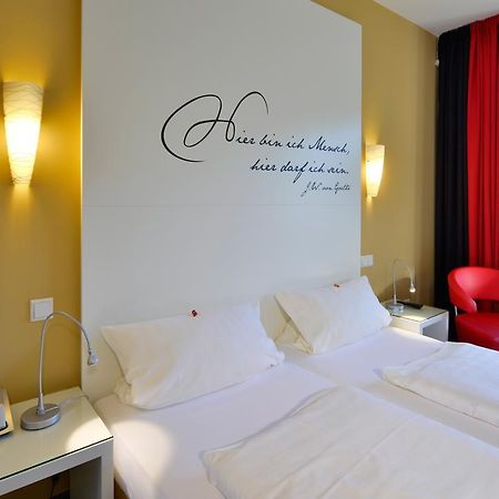 Hotel Fliegendes Klassenzimmer Бад-Берлебург Экстерьер фото