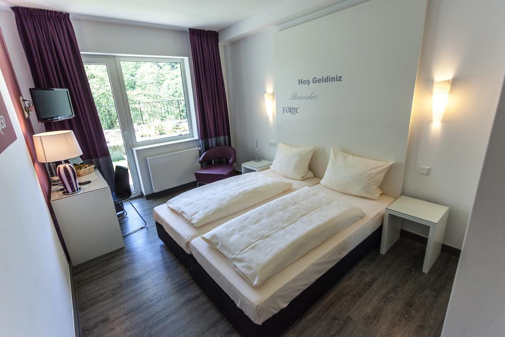 Hotel Fliegendes Klassenzimmer Бад-Берлебург Экстерьер фото