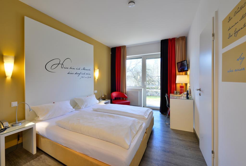 Hotel Fliegendes Klassenzimmer Бад-Берлебург Экстерьер фото