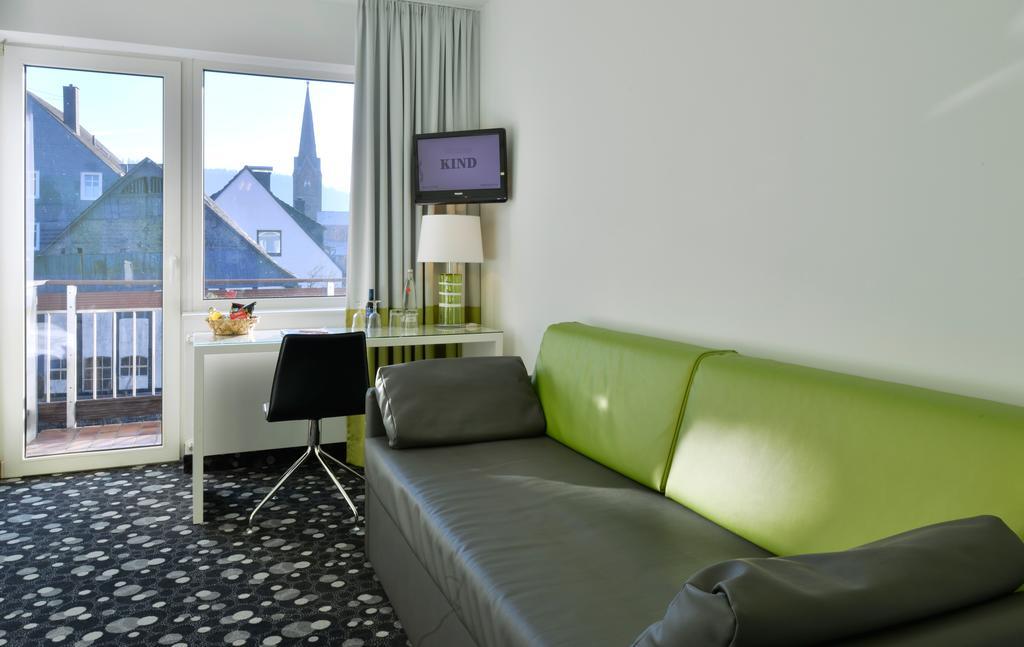 Hotel Fliegendes Klassenzimmer Бад-Берлебург Экстерьер фото