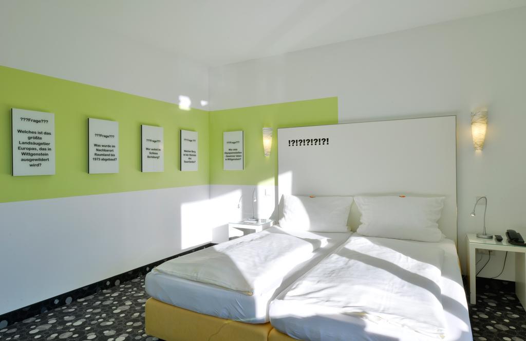 Hotel Fliegendes Klassenzimmer Бад-Берлебург Экстерьер фото