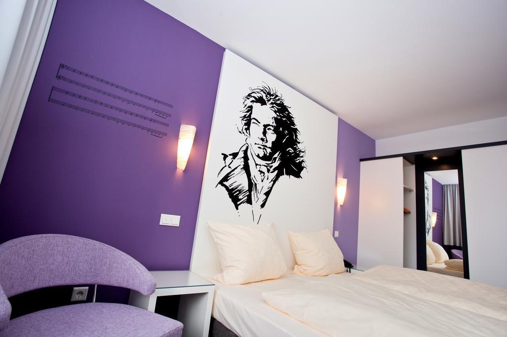 Hotel Fliegendes Klassenzimmer Бад-Берлебург Экстерьер фото