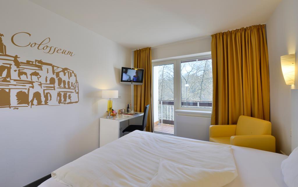 Hotel Fliegendes Klassenzimmer Бад-Берлебург Экстерьер фото